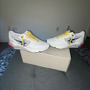 GOLDEN GOOSE SIZE 45 LIKE NEW